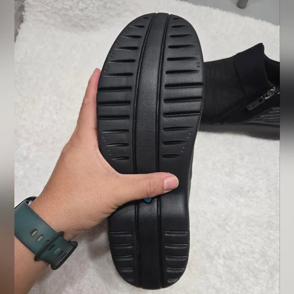 BzeesPremium Axis Washable Sneakers Sz 10 Like New - Picture 10 of 13